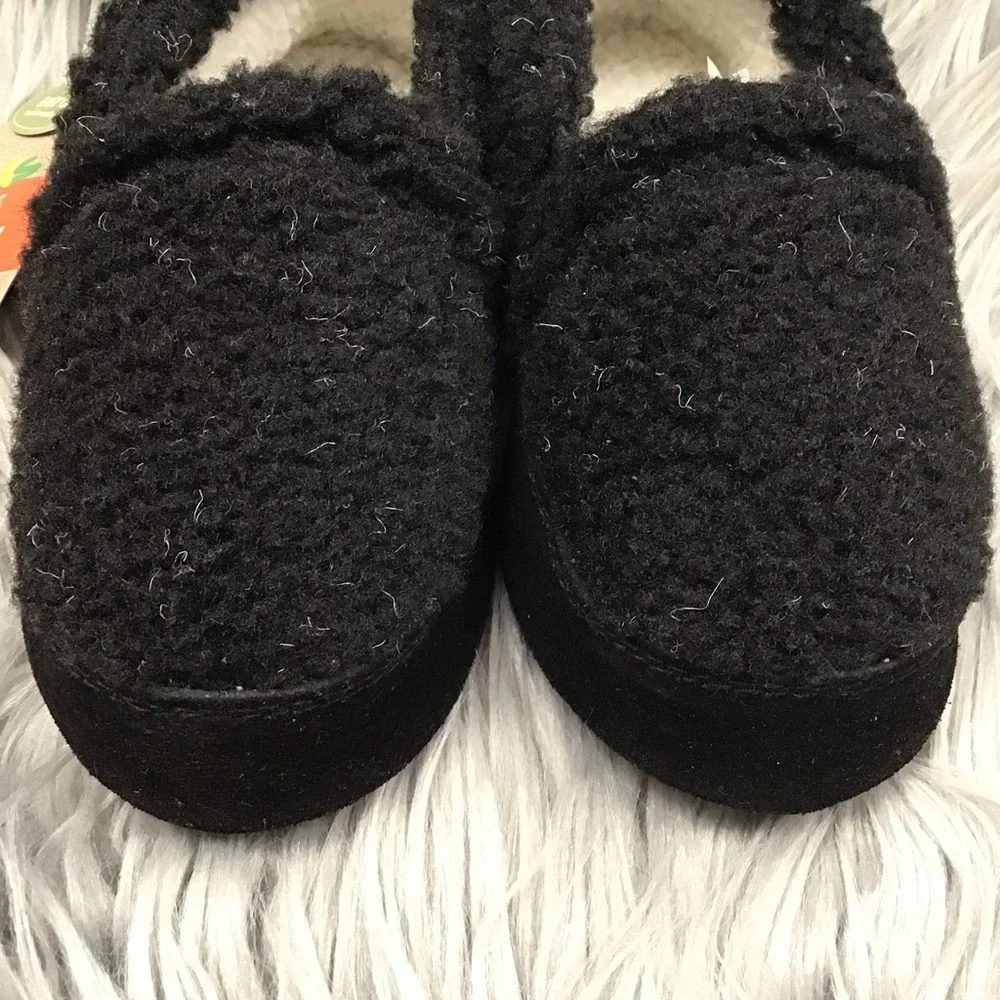 Acorn Sherpa fleece black kids slippers
